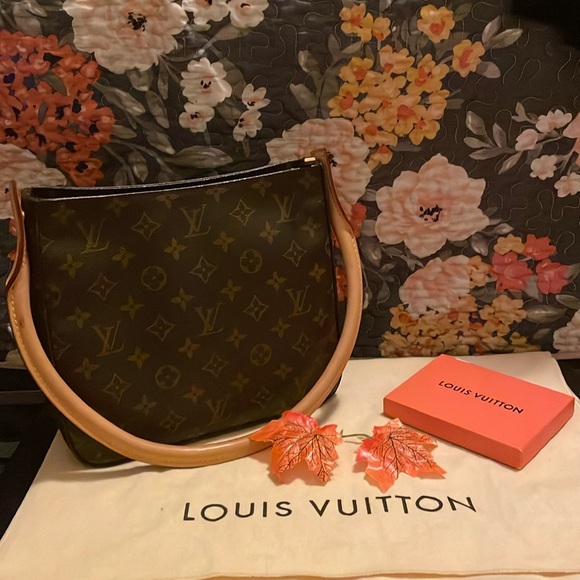 Beautiful ***Authentic ****Louis Vuitton Bag . Posh will authenticate *** - Picture 1 of 10